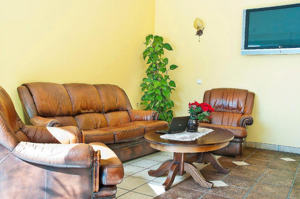 Hotel Linovo With Free Parking