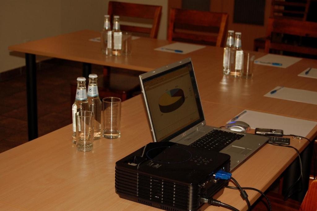 Hotel Linovo With Free Parking 3*